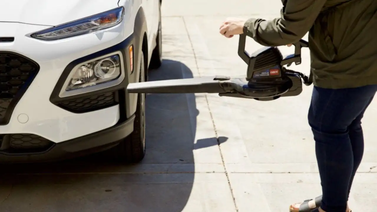 Step-by-Step Guide on Using a Leaf Blower to Dry a Car